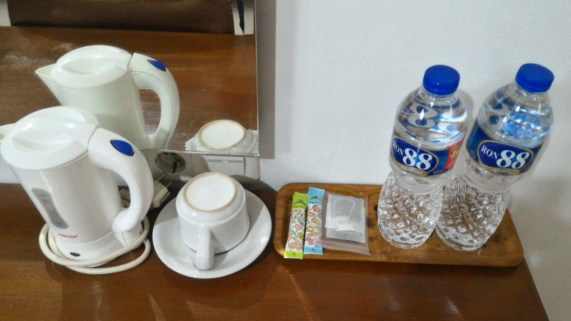 Oyo 173 Asoka Hotel Bandung Bagian luar foto
