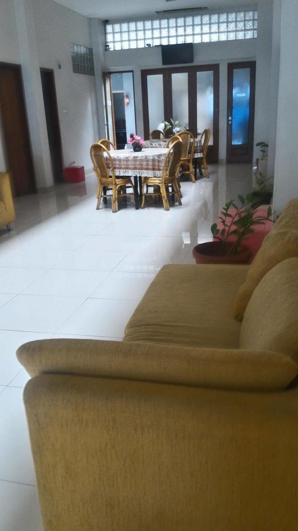 Oyo 173 Asoka Hotel Bandung Bagian luar foto