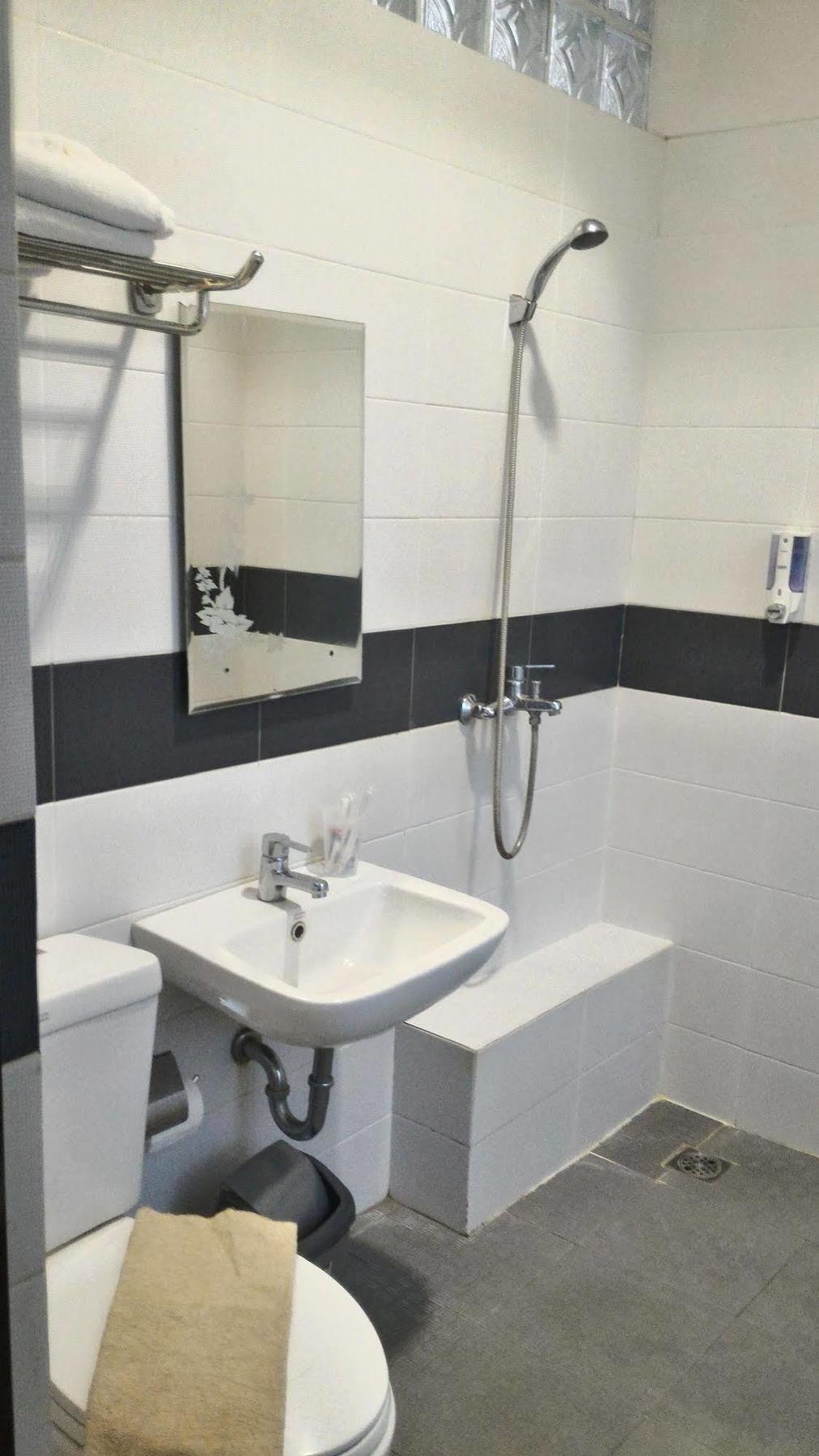Oyo 173 Asoka Hotel Bandung Bagian luar foto