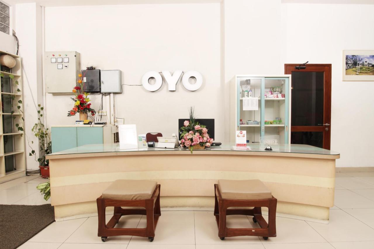 Oyo 173 Asoka Hotel Bandung Bagian luar foto