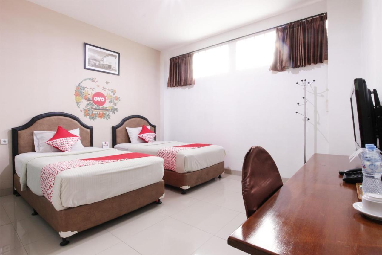 Oyo 173 Asoka Hotel Bandung Bagian luar foto