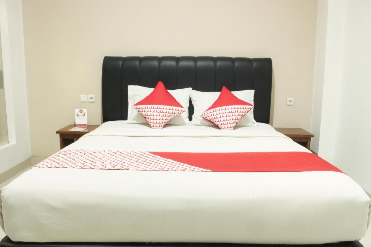 Oyo 173 Asoka Hotel Bandung Bagian luar foto