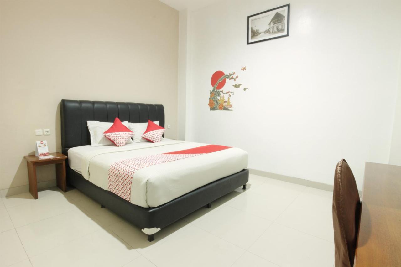 Oyo 173 Asoka Hotel Bandung Bagian luar foto