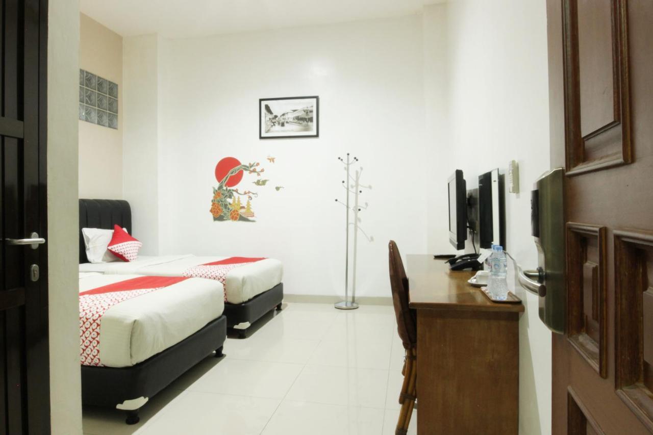 Oyo 173 Asoka Hotel Bandung Bagian luar foto